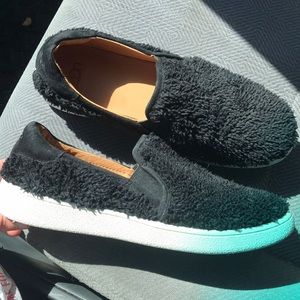UGG Women’s Ricci Slip-on Sneakers